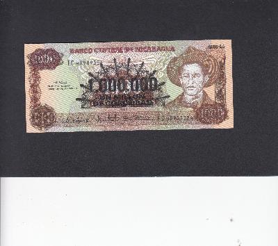 Beschrijving voorzijde: SANDINO